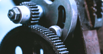 從(cóng)高(gāo)鐵(tiě)到(dào)C919大(dà)飛(fēi)機(jī)，中國(guó)制(zhì)造在國(guó)際上(shàng)扮演了(le)越來(lái)越重要(yào)的(de)角色，随著(zhe)“中國(guó)制(zhì)造2025”的(de)推進與升級，制(zhì)造業(yè)再一(yī)次被頂上(shàng)浪尖。